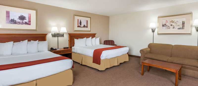 Seasons Inn & Suites: Your Gateway to Comfort and Convenience in Highland, IL